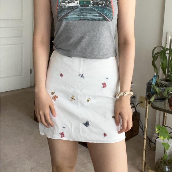 SOLD NWNT white linen blend butterfly mini skirt - Picture 2 of 6